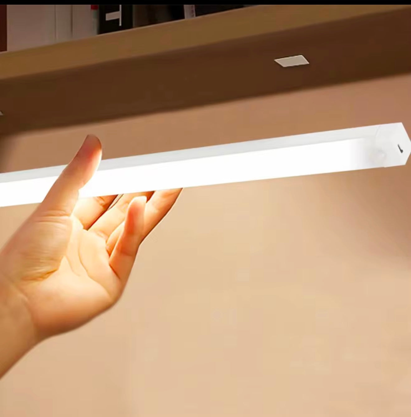 BARRA LUZ LED RECARGABLE CON SENSOR